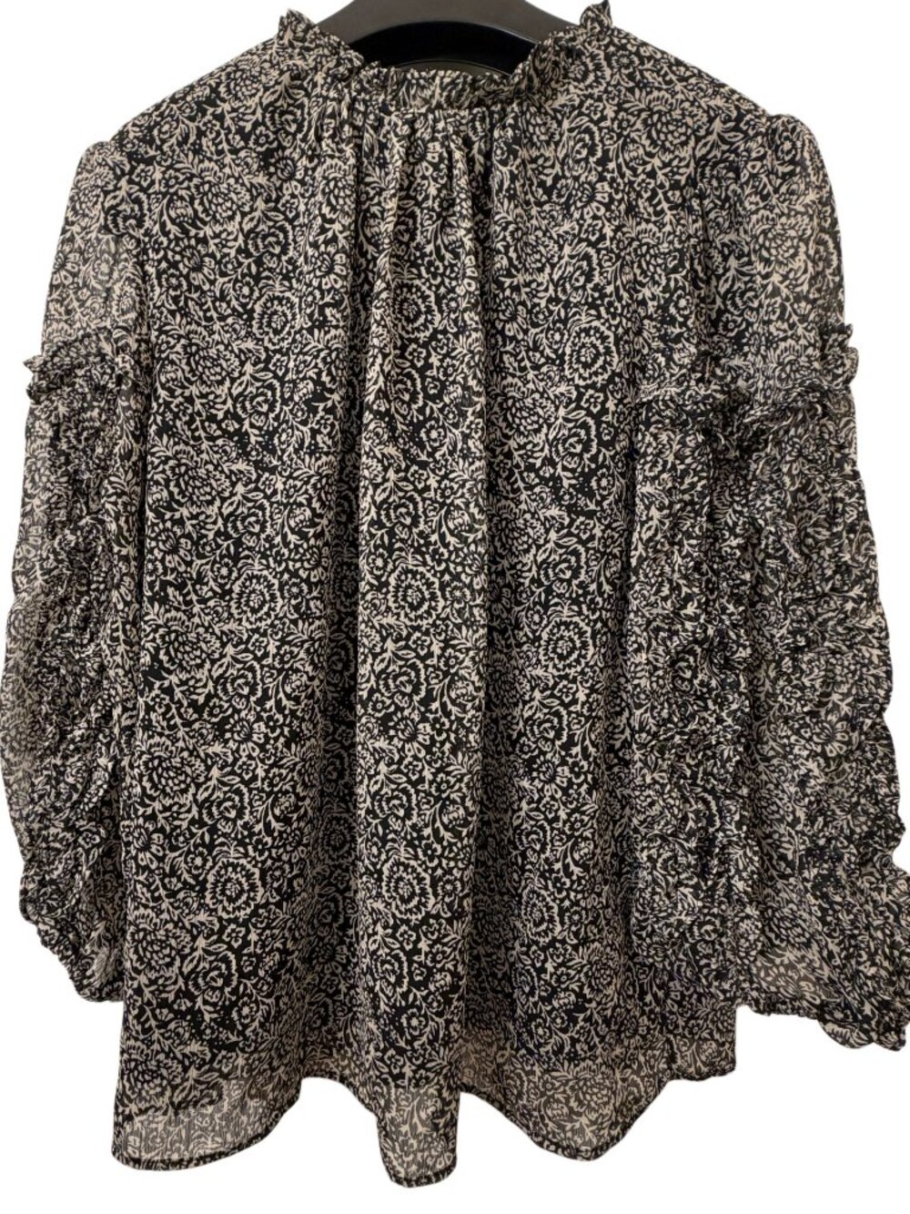CeCe - Floral Black and White Ruffle Sleeve Blouse, Size L (NWOT)